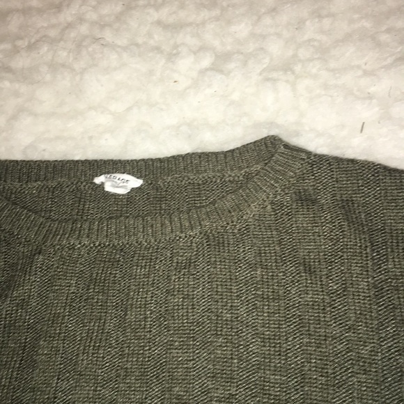 Crew Neck Green Knit Cropped Sweater - Picture 4 of 4